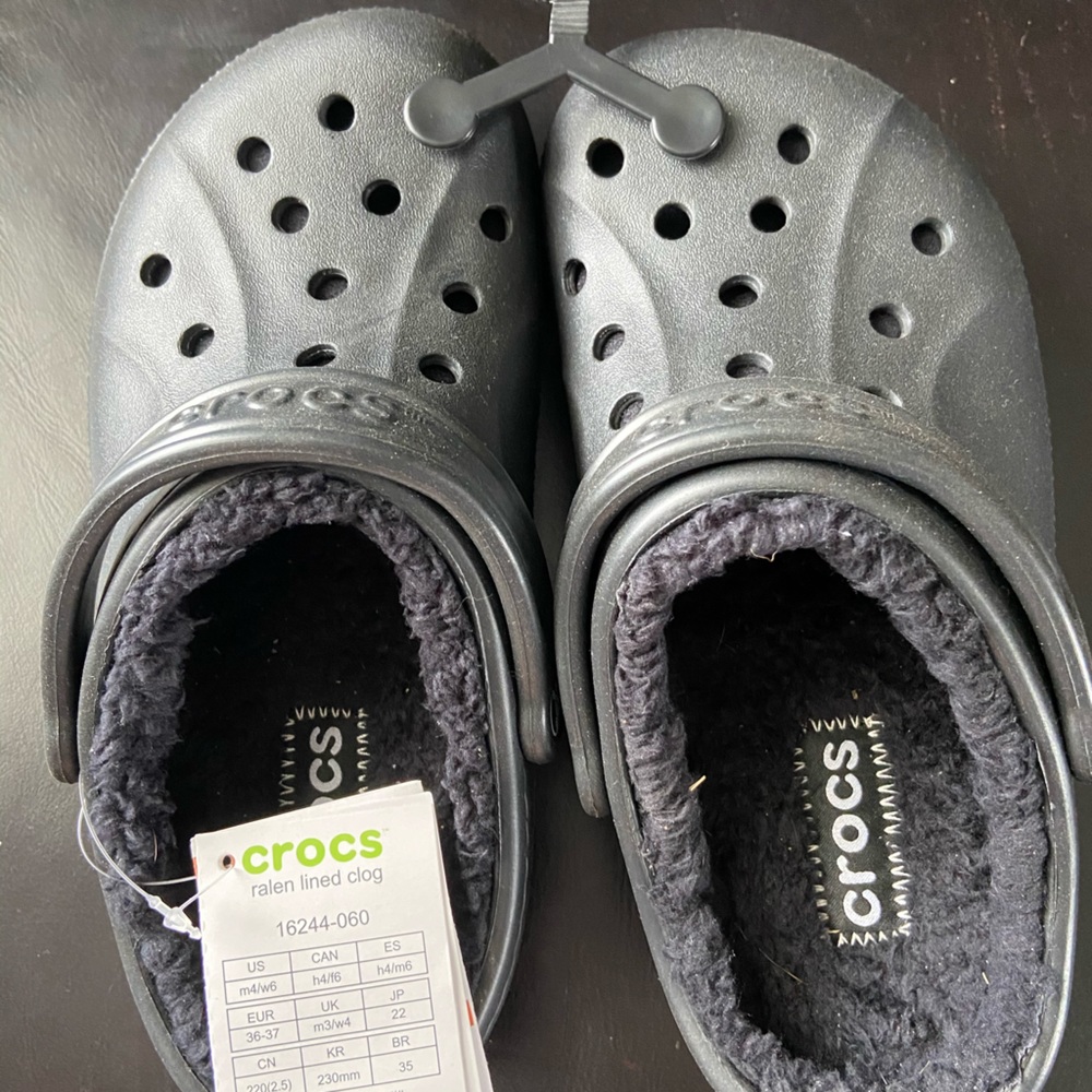 SOLD ON FB--Womens Fuzzy Crocs